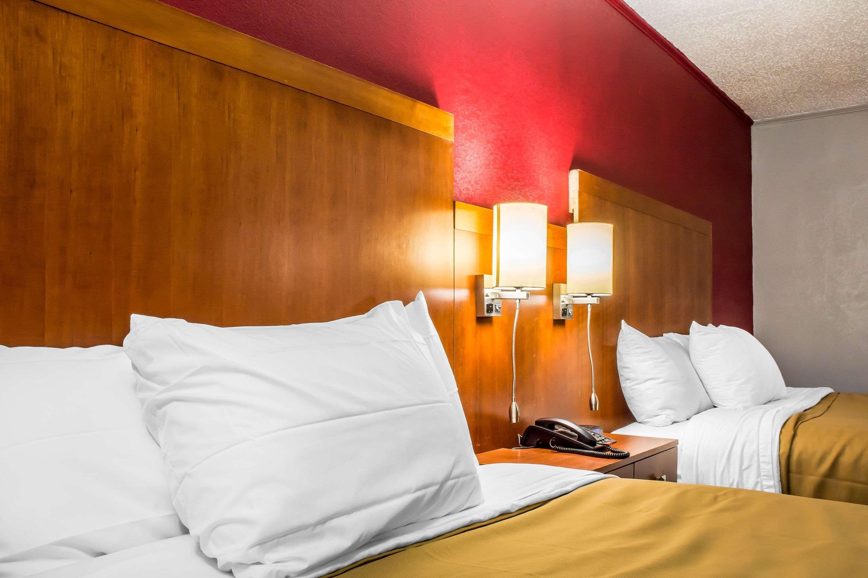 Econo Lodge Brockport Eksteriør billede