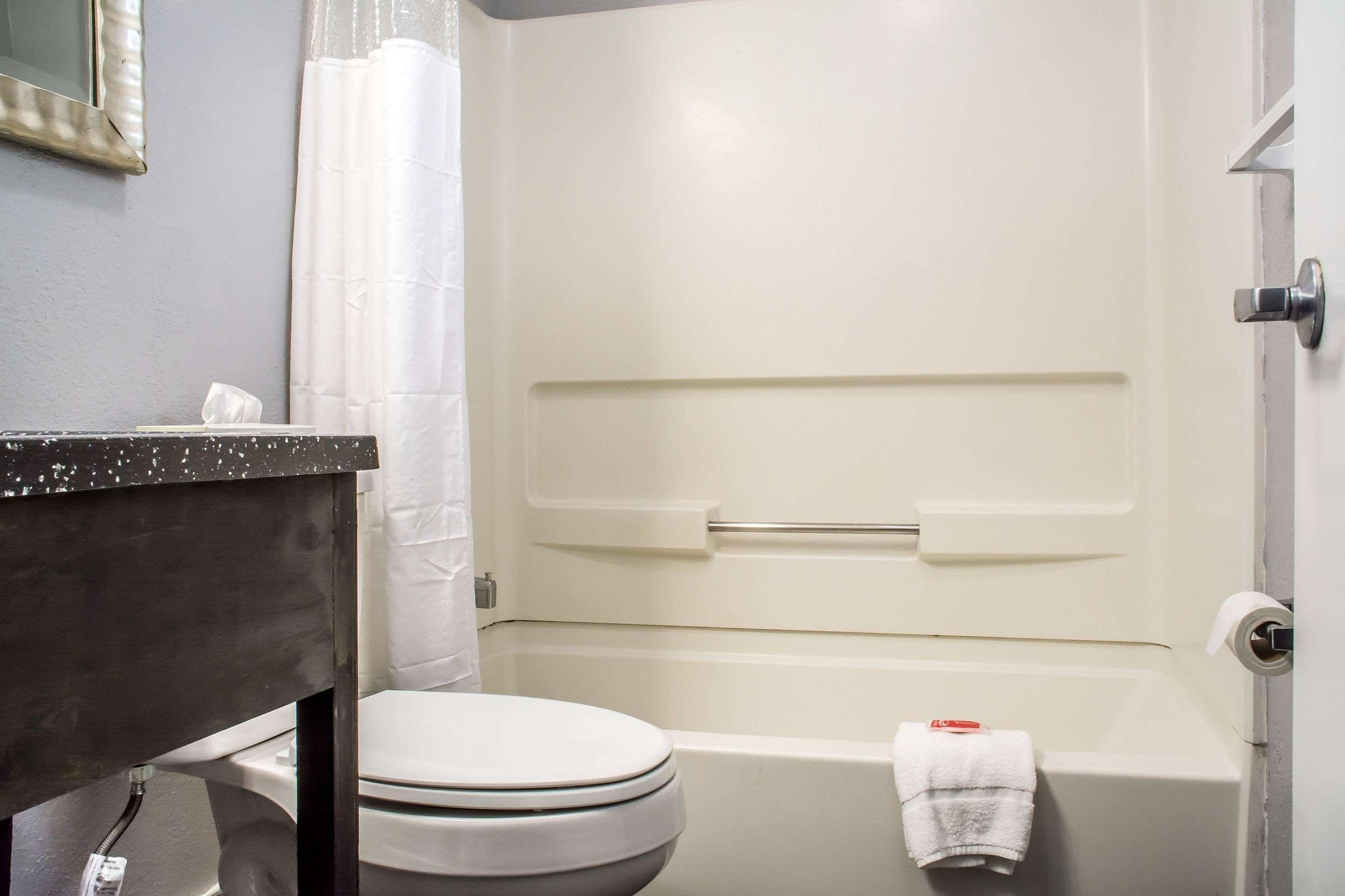 Econo Lodge Brockport Eksteriør billede